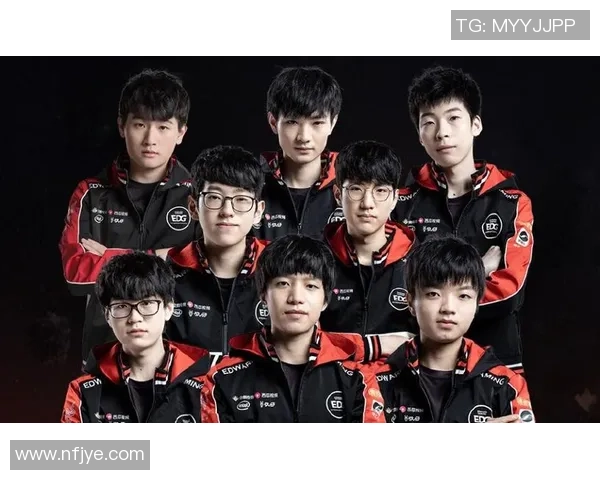 V5战队在冠军杯积分榜上以55分稳居第一，争夺冠军的形势愈发紧张